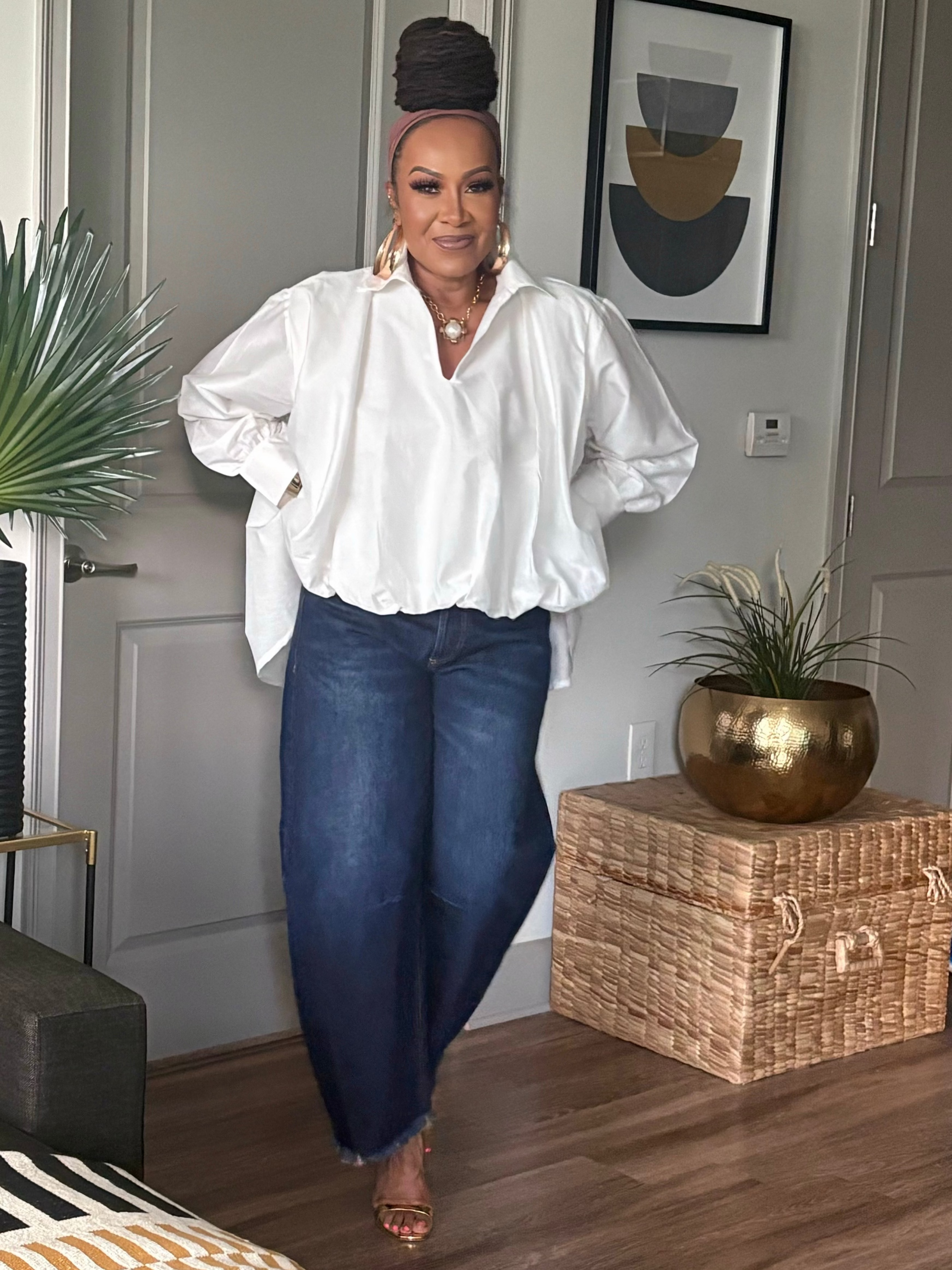 THE UPTOWN BUBBLE BLOUSE IN CHOCOLATE & WHITE